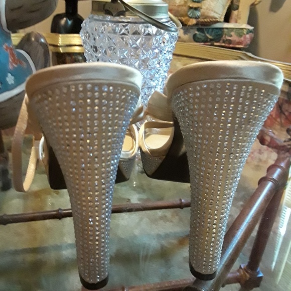 Ralph Lauren evening high heel sandals - Picture 2 of 8